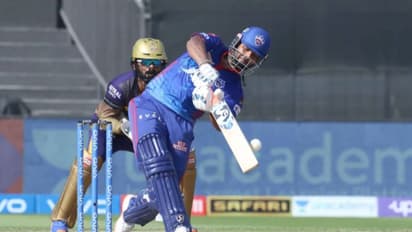 റിഷഭ് പന്തിന്റെ റെക്കോര്ഡ് ബുക്കില് മറ്റൊരു പൊന്തൂവല്; മറികടന്നത് സെവാഗിനെ!