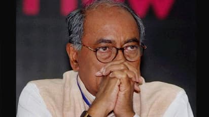 अपनी ही वजह से फिर चर्चा में दिग्विजय सिंह: खुद खोला अपनी कुंडली का राज, बताया उसमें क्या लिखा है...