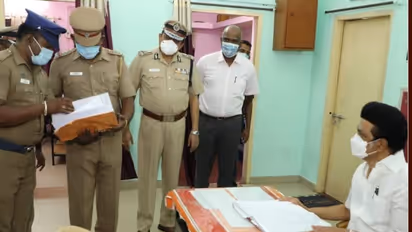 MK Stalin makes surprise inspection at police station; PHOTOS go viral