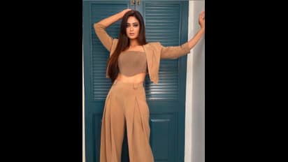 ನಟಿ ಶ್ವೇತಾ ಆಸ್ಪತ್ರೆಗೆ ದಾಖಲು: ಜಾಸ್ತಿ ಸುಂದರವಾಗಿ ಕಾಣಿಸ್ಕೊಳೋಕೋದ್ರೆ ಇದೇ ಆಗೋದು ಎಂದ ಪತಿ