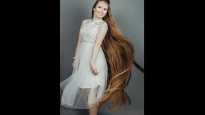 23 വർഷമായി മുടി മുറിക്കാത്ത റഷ്യൻ യുവതി; ചിത്രങ്ങൾ കാണാം