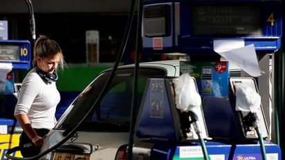 Petrol-Diesel Price Today: लगातार दूसरे दिन फ्यूल की कीमतों पर मिली राहत, देखें पेट्रोल,डीजल CNG के रेट