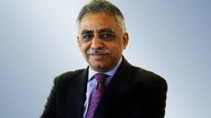 യുവതികള്ക്കൊപ്പം പാക് മുന്ഗവര്ണറുടെ കിടപ്പറ ദൃശ്യങ്ങള്; പാക്കിസ്താനില് നീലച്ചിത്ര വിവാദം