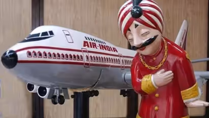 Covid Rules: फ्लाइट में मास्क लगाने से मना करने पर यात्रियों को डी-बोर्ड करें एयरलाइंसः डीजीसीए