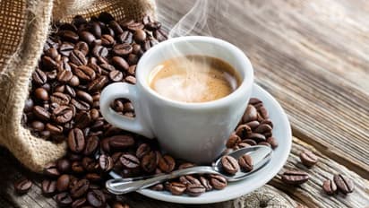 തലേന്നത്തെ ഹാംഗോവര്‍ മാറാൻ കാപ്പി കഴിക്കുന്ന ശീലമുണ്ടോ? എങ്കിലറിയാം...