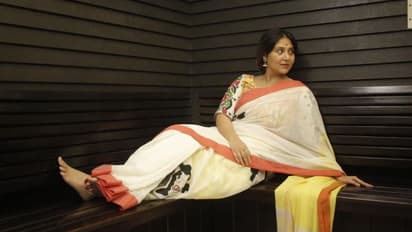 পুজোয় ওয়েস্টার্ন থেকে ট্র্যাডিশনাল, যে কোনও লুকে সাজতে ফলো করুন স্বস্তিকার ওয়াল