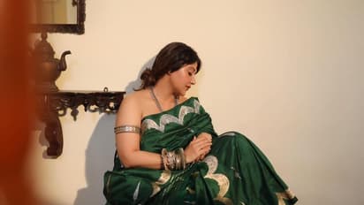 படுக்கைக்கு அழைத்த தயாரிப்பாளர்! 42 வயது நடிகை காவல் நிலையத்தில் பரபரப்பு புகார்!