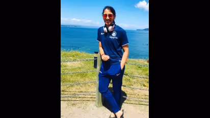 Smriti Mandhana - কত সম্পত্তির মালিক স্মৃতি মান্ধানা, কার সঙ্গে প্রেম করছেন এই 'হাটকে' মহিলা ক্রিকেটার