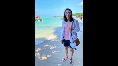 বলি নায়িকারাও মানবে হার, আপনারা হবেন 'বোল্ড আউট', এমনই সুন্দরী এই ১২ জন মহিলা ক্রিকেটার 