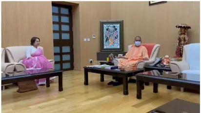 യോഗി ആദിത്യനാഥിനെ സന്ദര്ശിച്ച് നടി കങ്കണ