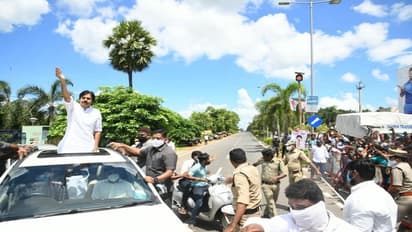 Pawan Kalyan Sramadanam :  హుకుంపేటలో జనసేన కార్యకర్తలపై పోలీసుల లాఠీ ఛార్జ్.. (ఫొటోలు)