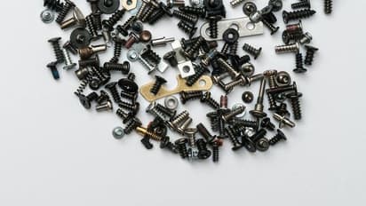 കുടി നിര്ത്തിയ വിഷമത്തില് ഭക്ഷണമൊന്നു മാറ്റി,വയറ്റില്നിന്നു കിട്ടിയത് ഒരു കിലോ ഇരുമ്പു സാധനങ്ങള്