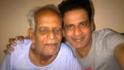 পিতৃহারা মনোজ বাজপেয়ী, দিল্লিতে বাবার দেহাবসান