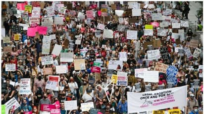 ഗര്‍ഭഛിദ്ര നിയമം കടുപ്പിച്ചു; അമേരിക്കന്‍ നഗരങ്ങളില്‍ പ്രതിഷേധവുമായി വനിതകള്‍