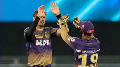 സാഹ ഗോള്ഡണ് ഡക്ക്, റോയിയും പുറത്ത്; കൊല്ക്കത്തയ്ക്കെതിരെ തുടക്കം പാളി ഹൈദരാബാദ്