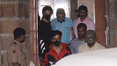 മുംബൈ ലഹരി പാർട്ടി; അഞ്ച് പേരുടെ അറസ്റ്റ് കൂടി രേഖപ്പെടുത്തി, ആര്യൻ ഖാൻ അടക്കം ആകെ അറസ്റ്റിലായത് 8 പേര്‍