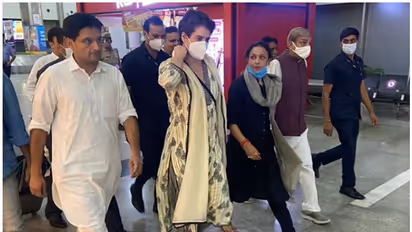 കർഷകരെ കാണാൻ പ്രിയങ്ക ഗാന്ധി ലഖിംപൂർ ഖേരിയിലേക്ക്, അറസ്റ്റിലായെന്ന് കോൺഗ്രസ്