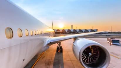 Omicron : ഒമിക്രോണ്‍: അന്താരാഷ്ട്ര വിമാന സര്‍വീസ് ഡിസംബര്‍ 15ന് തുടങ്ങില്ല, തീരുമാനം പിന്നീട്