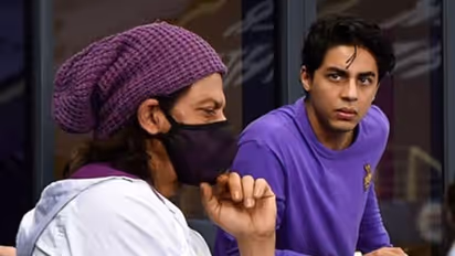 2 ನಿಮಿಷ ಮಗನೊಂದಿಗೆ ಶಾರುಖ್ ಮಾತು, ಕೊಟ್ರು ಆ ಒಂದು ಸಲಹೆ!