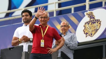 ऑफ दी फील्ड फोटो: पति को चीयर करती दिखीं इन प्लेयर की पत्नियां, तो मैदान के बाहर बैठा रहा ये दिग्गज क्रिकेटर