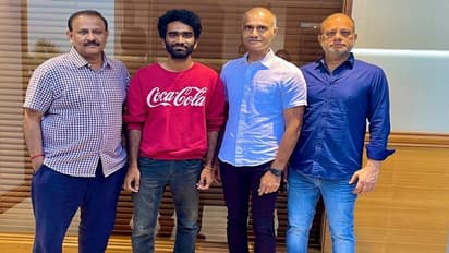 கோமாளி இயக்குனரின் புதிய அவதாரம்.... பிரபல தயாரிப்பு நிறுவனத்துடன் ஒப்பந்தம்!