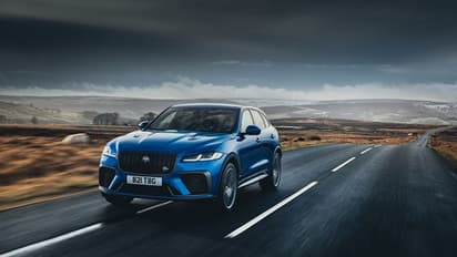 ಹೊಚ್ಚ ಹೊಸ ಜಾಗ್ವಾರ್ F-PACE SVR ಕಾರು ವಿತರಣೆ ಆರಂಭ!