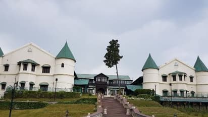 ഇന്ത്യയിലെ പ്രശസ്തമായ ഈ ഹോട്ടല് പ്രേതത്തെ ഭയന്ന് വര്ഷങ്ങള് അടച്ചിട്ടിരുന്നു; ദുരൂഹമായ ഒരു കൊലയുടെ കഥ!