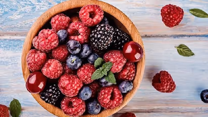 ബെറിപ്പഴങ്ങൾ കഴിച്ചാൽ ലഭിക്കുന്ന ചില ആരോഗ്യഗുണങ്ങൾ