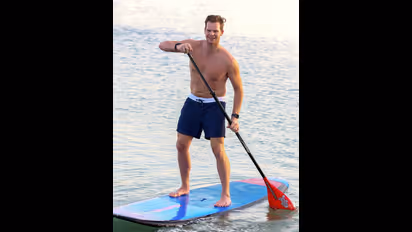 The Ashes: అర్ధరాత్రి పడుకోకుండా ఇవేం పనులు స్మిత్..? వీడియో షేర్ చేసిన ఆసీస్ సారథి భార్య