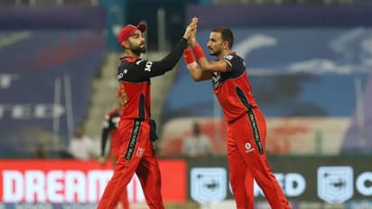 IPL 2022 RCB vs KKR: आईपीएल के इतिहास में ये कारनामा करने वाले दूसरे गेंदबाज बने हर्षल पटेल