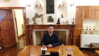 UPSC INTERVIEW: लोग कहते थे तुमसे ना हो पाएगा, हताशा में दिया एग्जाम, सेलेक्ट हो गया तब मिली सीख