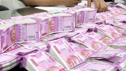 കൂപ്പുകുത്തി രൂപ, ഡോളറിനോട് ഇത്രയും ഇടിവ് ചരിത്രത്തിലാദ്യം