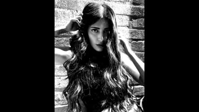 శ్రుతి హాసన్ కి ఏమైంది...ఫ్యాన్స్ ని తికమక పెడుతున్న స్టార్ హీరోయిన్!