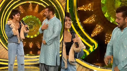 Bigg Boss 15: Manike Mage Hithe singer Yohani makes Salman Khan sing her viral song (Watch)