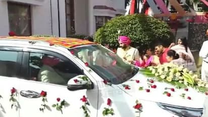 दूल्हा बना बेटा तो पंजाब के CM ने ड्राइव की कार, सादे अंदाज में हुई शादी की देखिए खूबसूरत तस्वीरें..