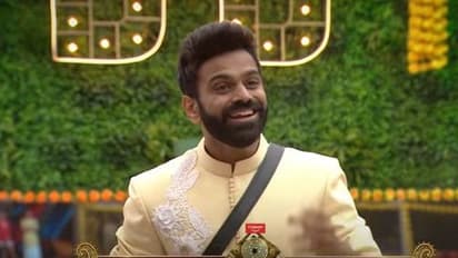 సింగర్ శ్రీరామచంద్ర ప్రైవేట్ చాట్ లీక్ చేసిన శ్రీరెడ్డి...చాట్ లో అలాంటి ఫోటోలు కావాలన్న బిగ్ బాస్ కంటెస్టెంట్