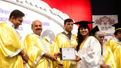 ವೈದ್ಯಕೀಯ ಪಠ್ಯಕ್ರಮದಲ್ಲಿ ಧಾರ್ಮಿಕ ಸಂಪ್ರದಾಯ ಅಳವಡಿಕೆಗೆ ಚಿಂತನೆ: ಸಚಿವ ಮಾಂಡವೀಯ