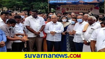 ಜನರ ಮಧ್ಯೆ ಇರಲು ಪ್ರಾಣ ಭಯ ಏಕೆ?: ಸಚಿವ ಹಾಲಪ್ಪ ಆಚಾರ್