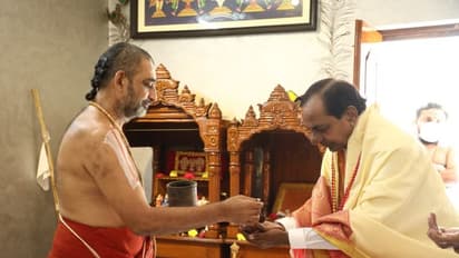 సతీసమేతంగా చినజీయర్ స్వామి ఆశ్రమానికి కేసీఆర్... ఆ ప్రాజెక్ట్ పైనే చర్చ?