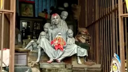 সাঁঝবাতি দিয়ে তৈরি হচ্ছে পুজো প্যান্ডেল, জেনে নিন এবছরের বড়িশা ক্লাবের থিম কী