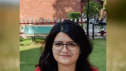 UPSC2020: విజయం సాధించాలంటే కష్టాలను ఓడించాలి.. అదృష్టమూ ఉండాలి..!