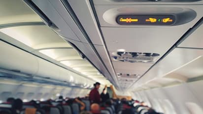 Omicron Effect: అంతర్జాతీయ విమాన సేవల పునరుద్ధరణపై కేంద్రం యూటర్న్?