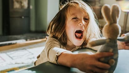 மழைக்காலத்தில் சின்ன பசங்க காய்ச்சலில் இருந்து தப்ப இதை மறக்காமல் செய்ங்க!