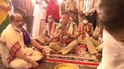 సింహవాహినిగా విజయవాడ దుర్గమ్మ.... దర్శించుకున్న డిజిపి గౌతమ్ సవాంగ్ (వీడియో)