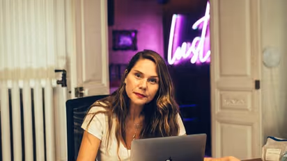 ജീവനക്കാർക്ക് ദിവസവും അരമണിക്കൂർ 'സ്വയംഭോഗ'ബ്രേക്ക് അനുവദിച്ച് ഈ കമ്പനി