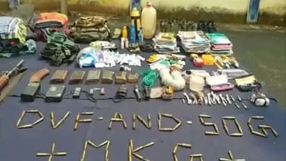 'लाल आतंक' पर नकेल : 10 लाख के इनामी नक्सली ढेर, शव लेकर पहुंचे जवान, भारी हथियार भी बरामद
