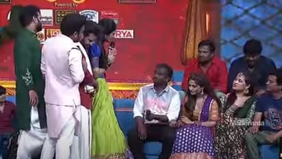 మరో అమ్మాయితో `జబర్దస్త్` వర్షకి అడ్డంగా దొరికిపోయిన ఇమ్మాన్యుయెల్‌.. రోజా ముందుకు పంచాయితీ.. వార్నింగ్‌