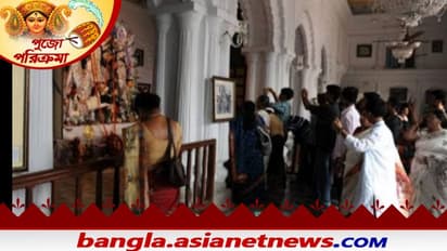 Durga Puja 2021: শতাব্দী প্রাচীন  'বাইশ পুতুলের দুর্গা পুজো'-র টানে দর্শনার্থীরা মুর্শিদাবাদে
