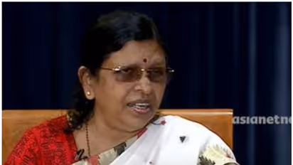 'സ്ത്രീകളെ ഉപഭോ​ഗ വസ്തുക്കളായി കാണുന്ന രീതിക്ക് മാറ്റം കുറിക്കട്ടെ'; വിസ്മയക്ക് നീതി ലഭിച്ചെന്ന് വനിതാ കമ്മീഷൻ