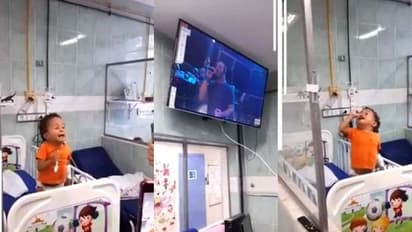 സ്പൂൺ മൈക്ക് ആക്കി, ആശുപത്രി കിടക്കയിൽ നിന്ന് പാട്ട് പാടുന്ന കുരുന്ന്; വീഡിയോ വൈറല്